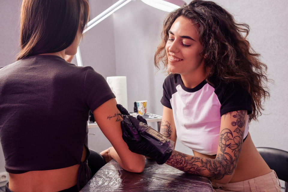 Tatuagens no pós-parto: quando posso fazer? tatuagens bebé