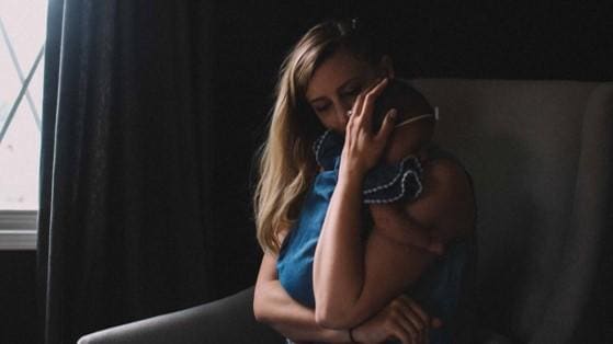 Formas de apoiar uma mãe com depressão pós-parto